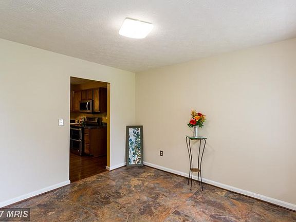 5th image of 10417 Wisteria Dr