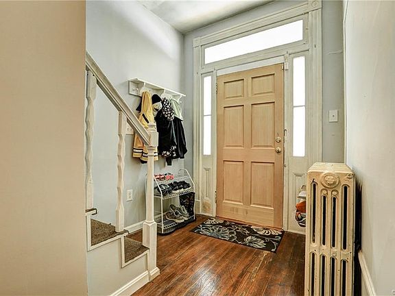 4th image of 5204 Crenshaw Ave