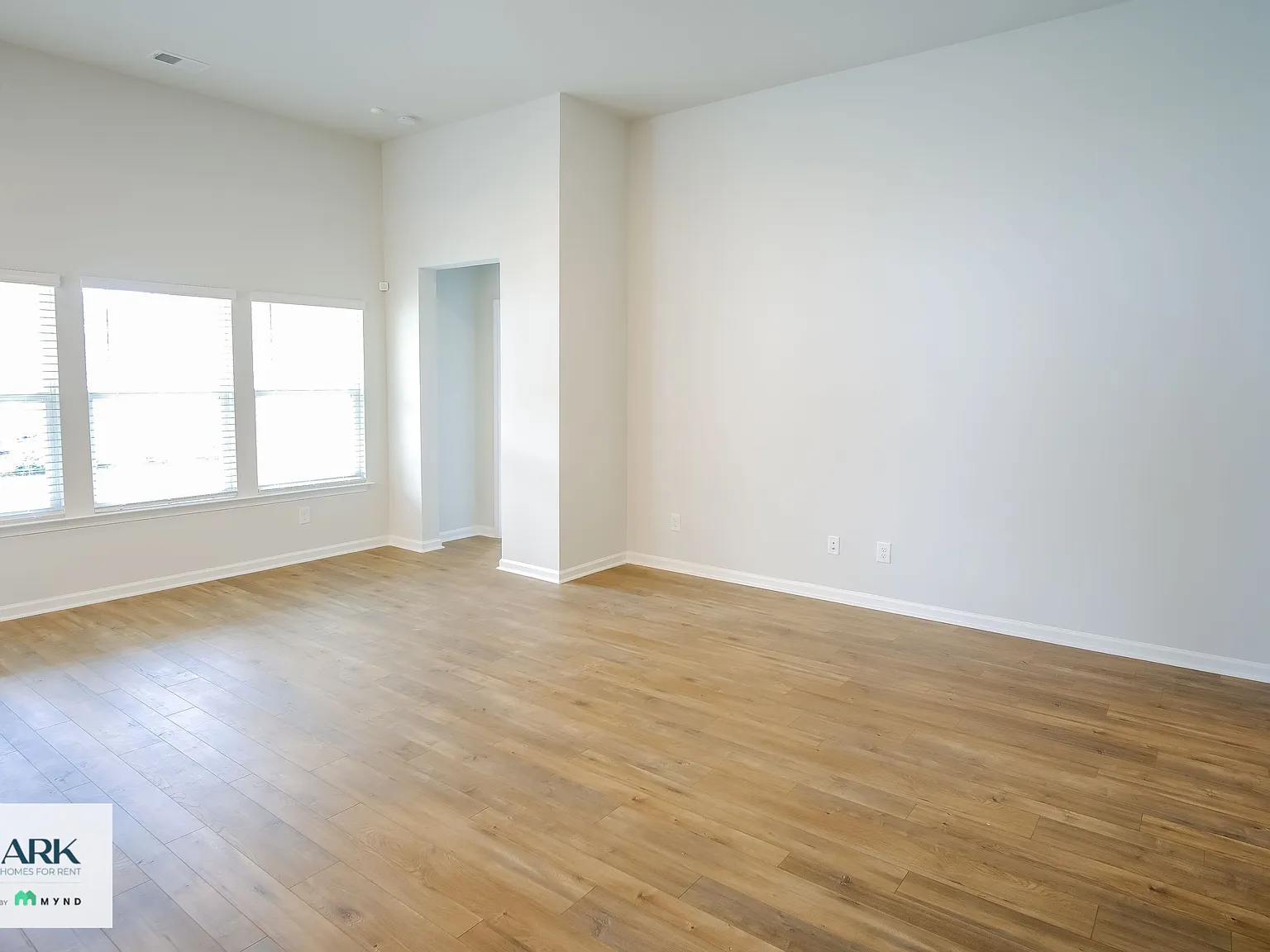 3 bed, 2.0 bath, 1764 sqft, $2,349 — Photo 4