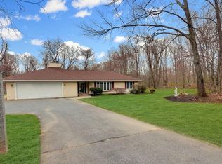 94 Dudley Rd, Sutton, MA 01590