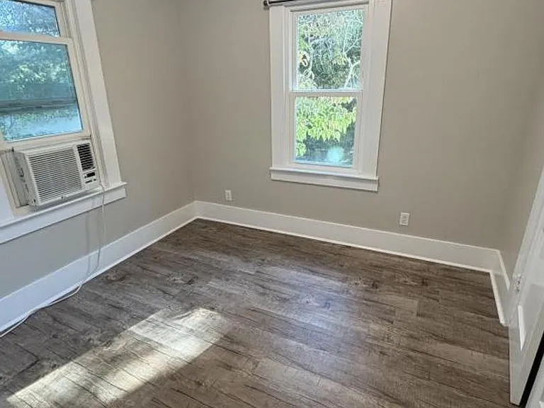 1270 People St NE — Photo 3