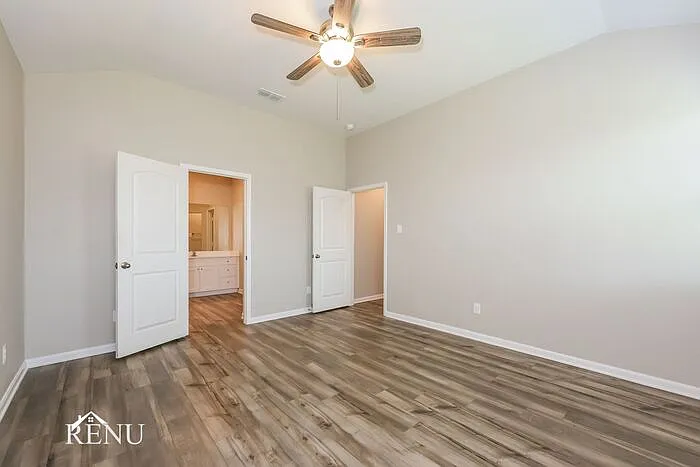 2028 Hialeah Dr — Photo 8