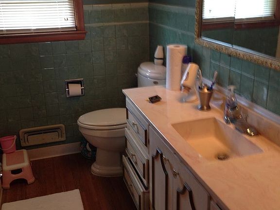 3rd image of 1717 N Delaware Ave