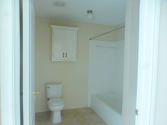 5th image of 2501 Hibiscus Ave #32