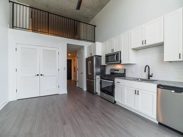6 Corners Lofts — Photo 15