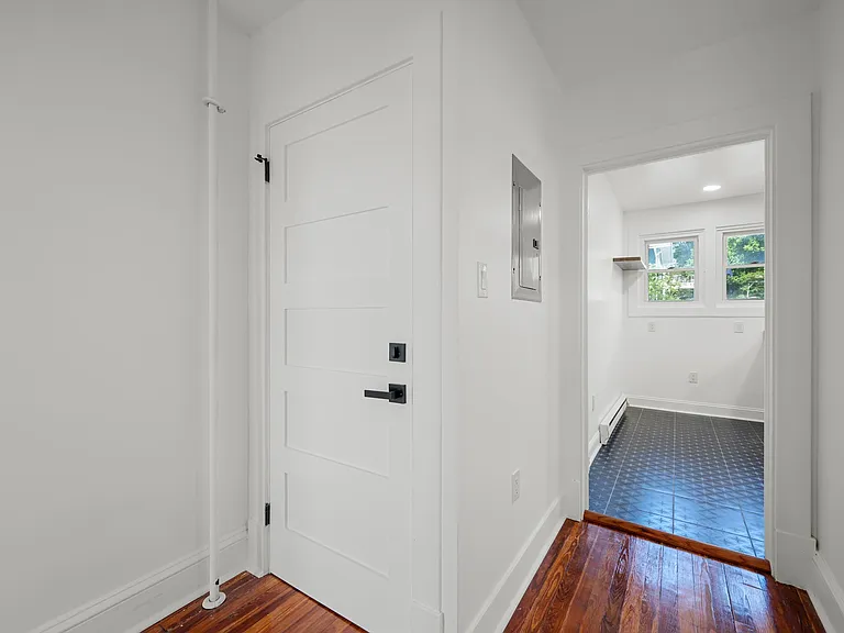 422 W Clifford St #4 — Photo 5