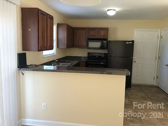 4th image of 6110 Sunrise Ln
