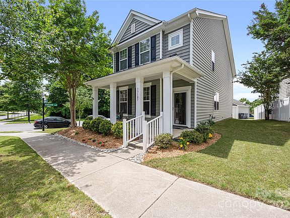 3rd image of 13107 Heath Grove Dr