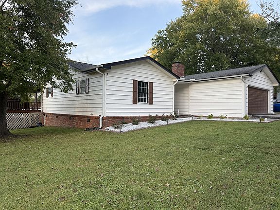 2nd image of 1324 Beechview Dr