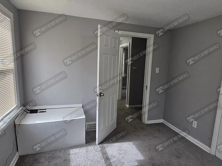 5293 Berkshire St — Photo 14