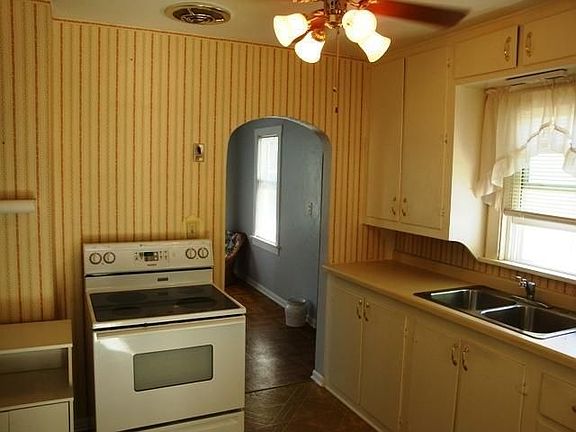 5th image of 1811 Barlow St