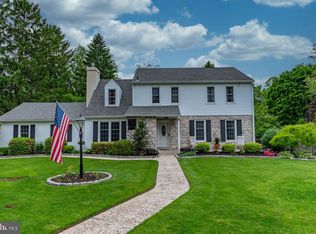 18 Four Winds Ln, Malvern, PA 19355