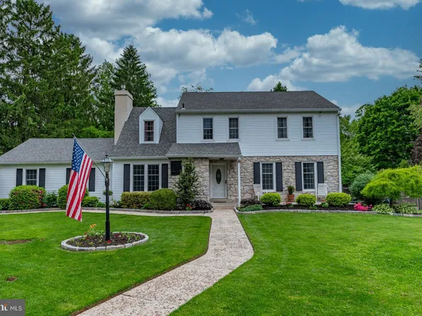 18 Four Winds Ln, Malvern, PA 19355