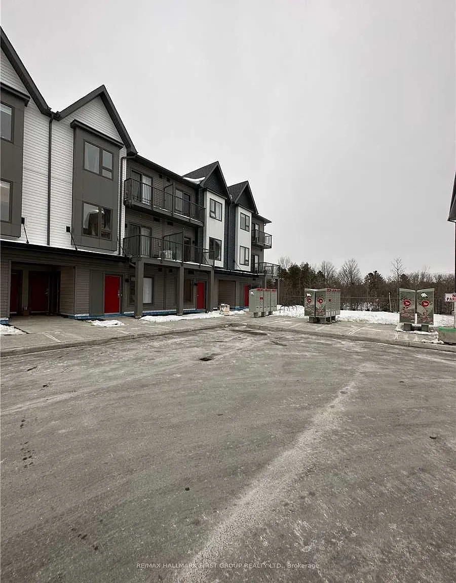 2 bed, $2,600 — Photo 1