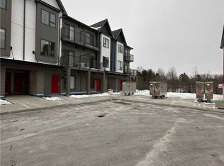 2635 William Jackson Dr #905, Pickering, ON L1X 0C3