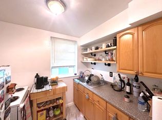 193-04 Station Rd #1R, Flushing, NY 11358