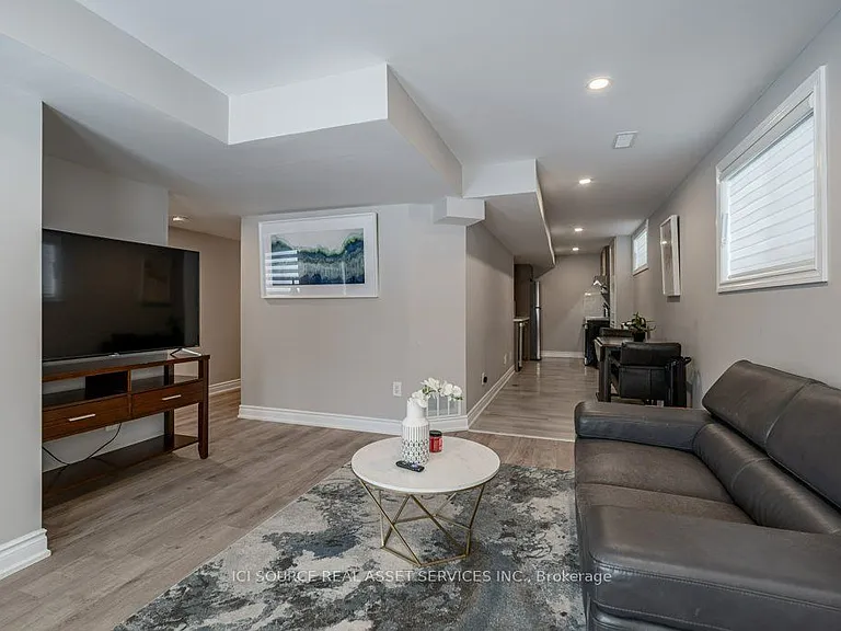509 Clayton Ave #B — Photo 3