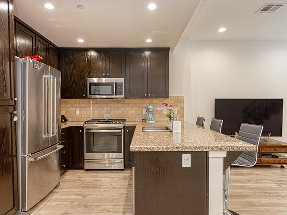 3rd image of 1220 Vista Heights Ct