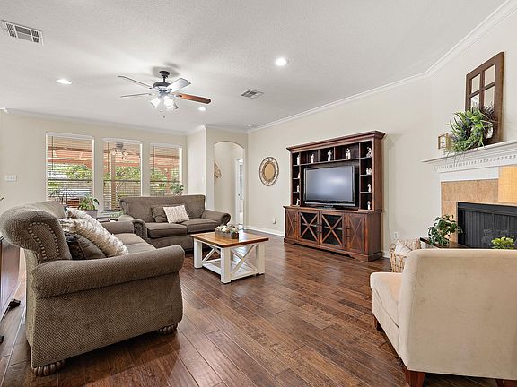 4th image of 19501 Sangremon Way