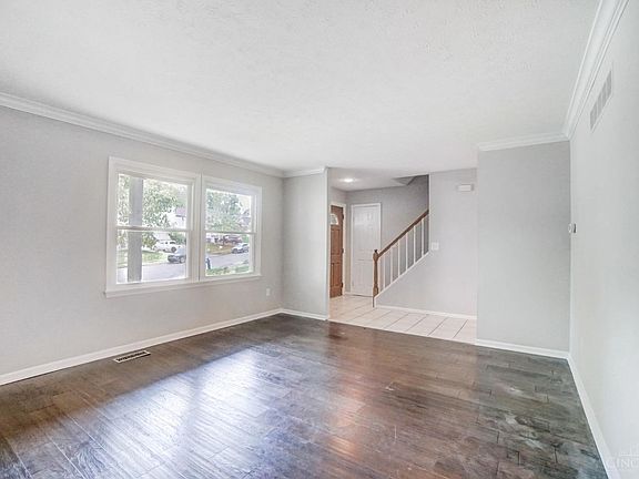 5th image of 650 Woodvalley Ln