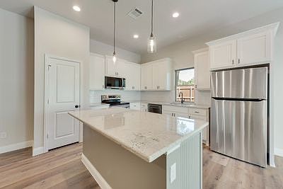 3rd image of 100 W Holford St #1153