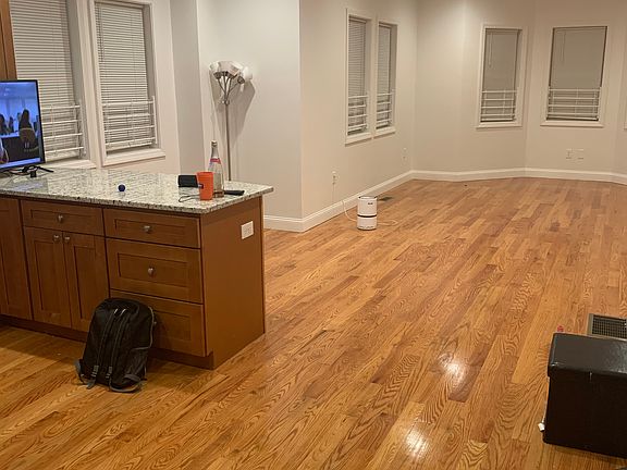 4th image of 43 Forest St