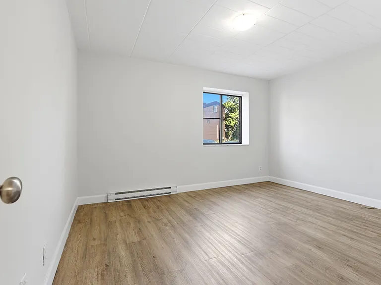 275 Askin Ave #605 — Photo 20