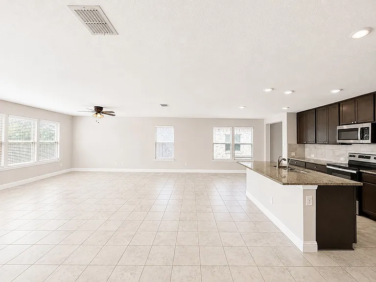 2605 Wesley Ave — Photo 4