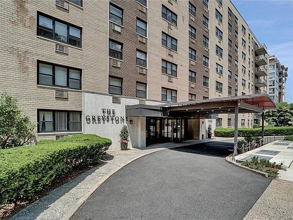 3rd image of 1085 Warburton Ave APT 515