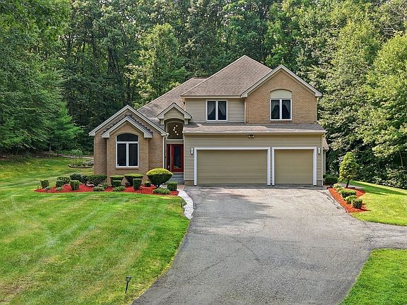 2nd image of 15 Merrill Rd