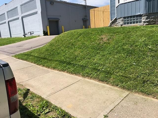 1st image of 826 Rockdale Ave