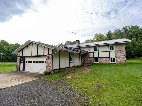 12655 Smedley Rd, Waterford, PA 16441