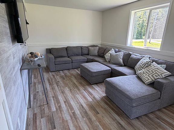 3rd image of 276 Lakeshore Rd #2