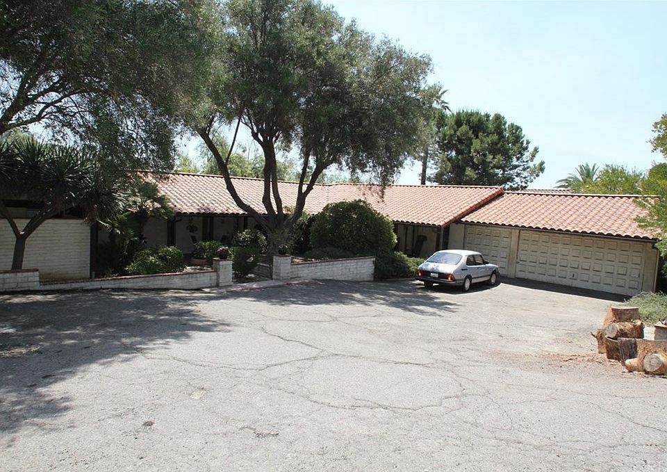 1st image of 1223 Miramar Dr