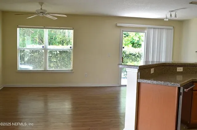 800 S Black Cherry Dr — Photo 5