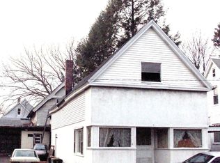 21 Charles St, Holyoke, MA 01040