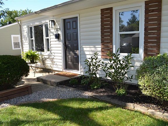 4th image of 1228 Southlea Dr