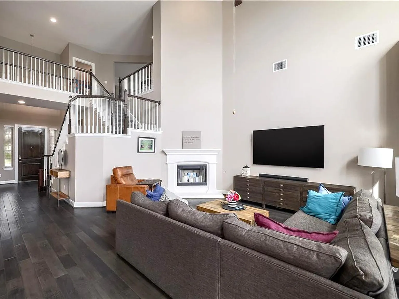 4 bed, 3.5 bath, 3878 sqft, $3,900 — Photo 4