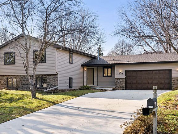 3rd image of 4625 Orchid Ln N