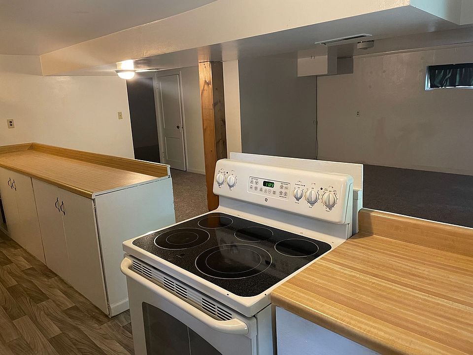 1st image of 208B Lakeview St