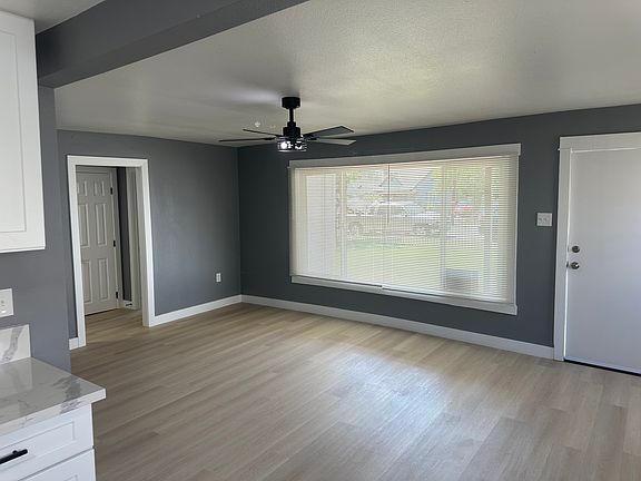 2nd image of 1131 Belvan Ave