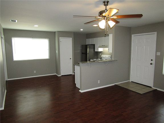 3rd image of 10212 Brownie Dr