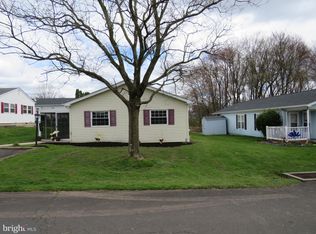 480 Goldenrod Xing W, New Hope, PA 18938