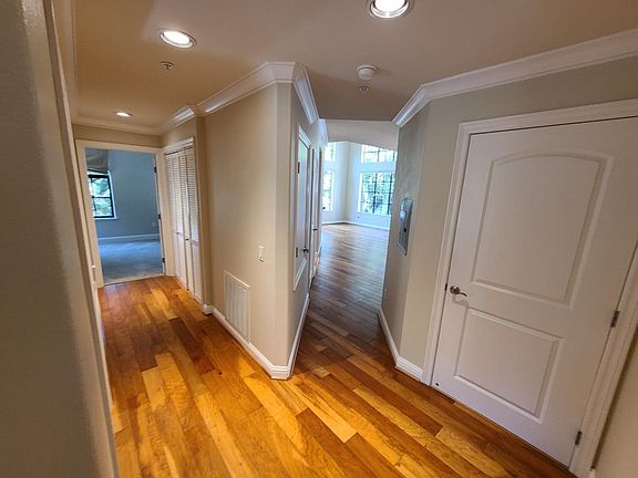 3rd image of 633 Elm St APT 208