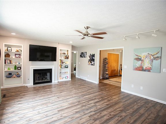 4th image of 11515 Co Moor Blvd