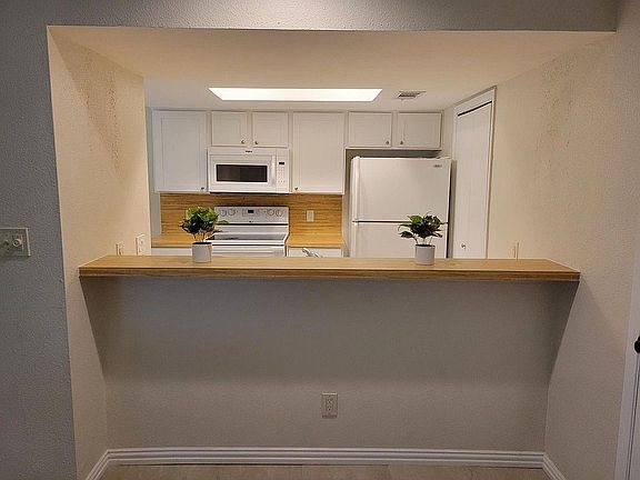 2nd image of 1401 Camp Craft Rd APT C