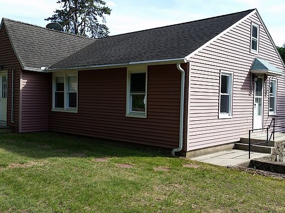 Side entrance to kitchen