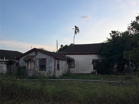 4th image of 854 W Fronton St