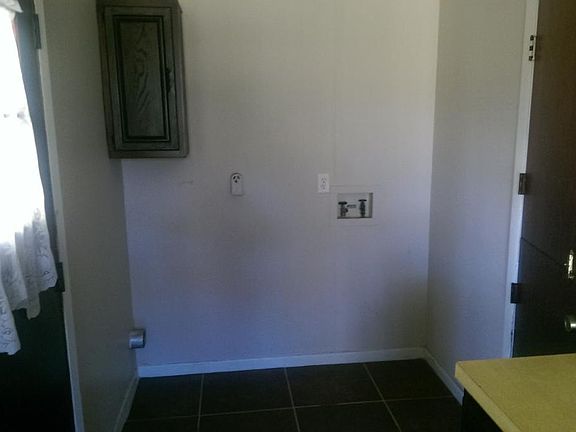 3rd image of 614 Temple Dr