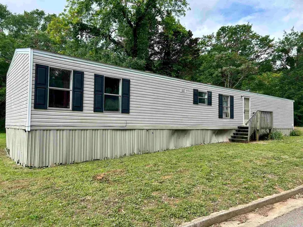 505 Daniel St, Royston, GA 30662